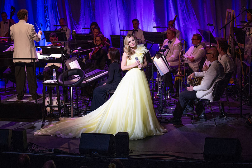 Katherine Jenkins wears Suzanne Neville for her guiding light tour at the London Palladium